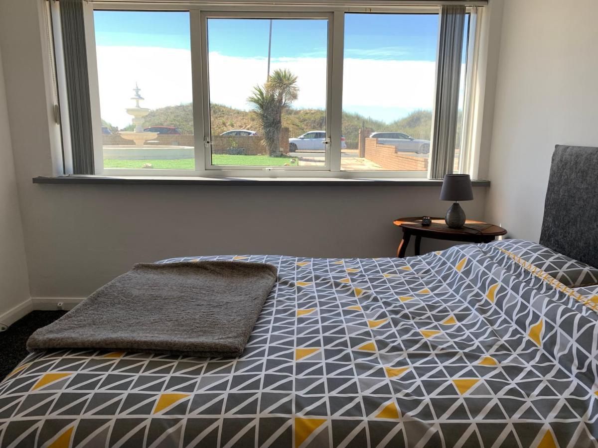 Beach Front Apartment With Free Parking, St Annes 리탬 세인트 앤스 외부 사진