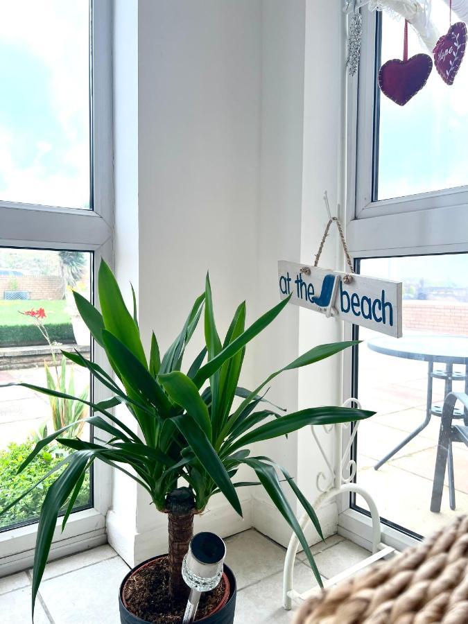 Beach Front Apartment With Free Parking, St Annes 리탬 세인트 앤스 외부 사진