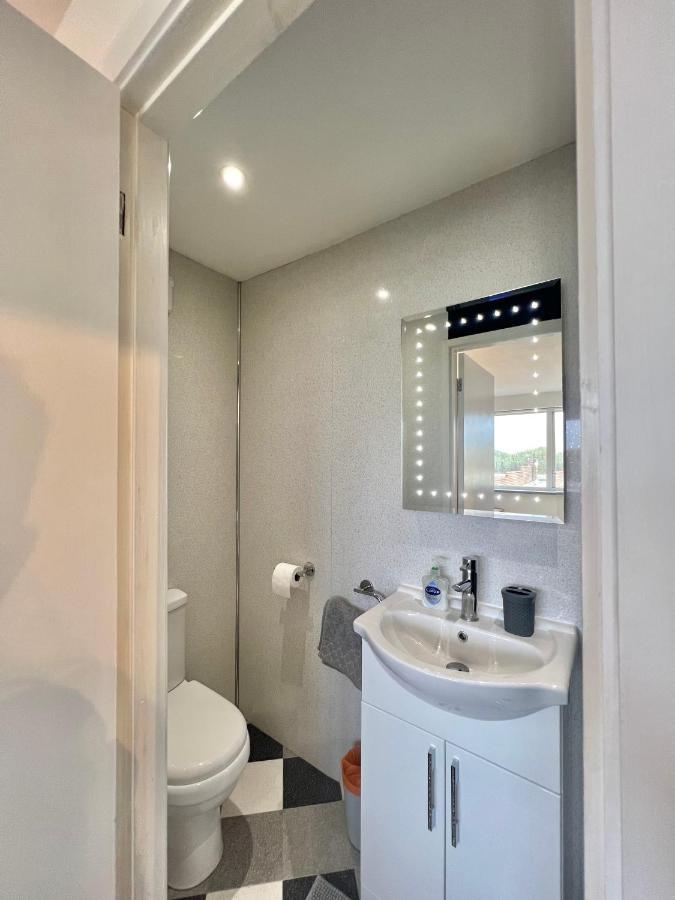Beach Front Apartment With Free Parking, St Annes 리탬 세인트 앤스 외부 사진